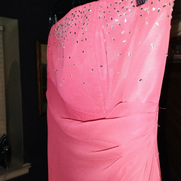 Women's Cache Formal Maxi Ball Gown/Prom Dress Sparkle Rouched Coral Size 2 - Picture 11 of 11